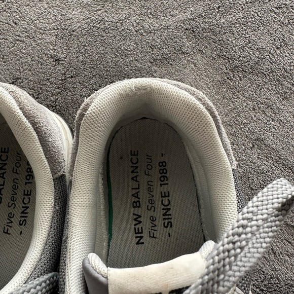 New Balance 574 - Picture 2 of 8